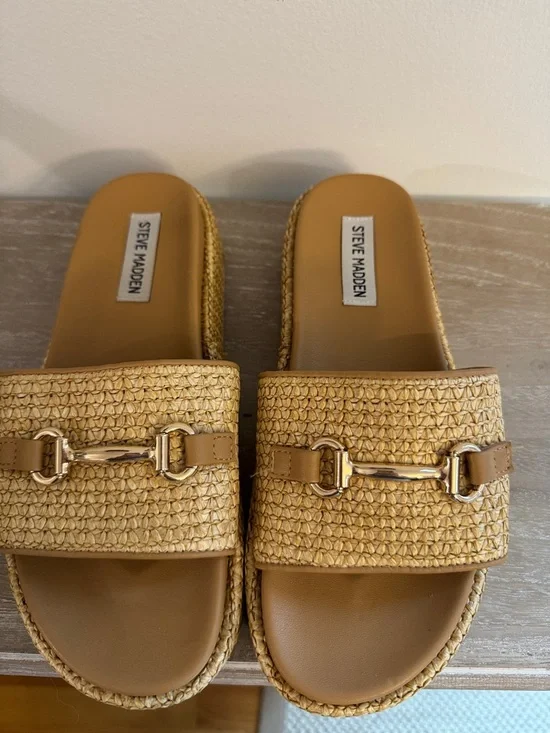 Steve Madden Tan Woven raffia Slide Mules with Gold Accent - Picture 2 of 11